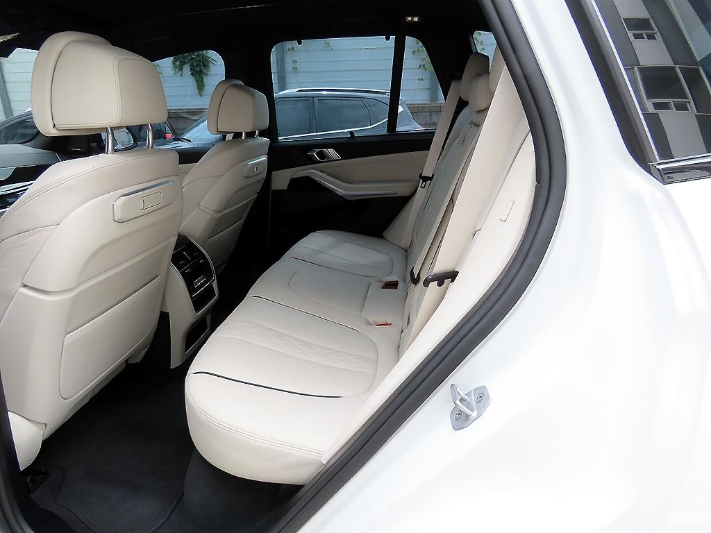 BMW X5 — photo 06