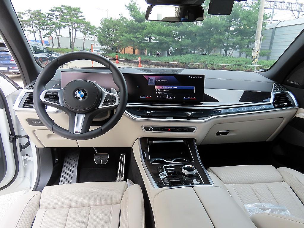 BMW X5 — photo 07