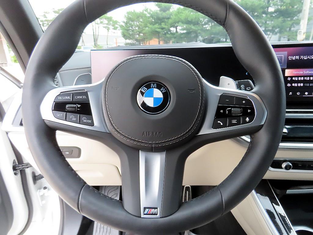 BMW X5 — photo 08
