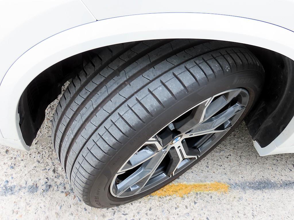 BMW X5 — photo 20