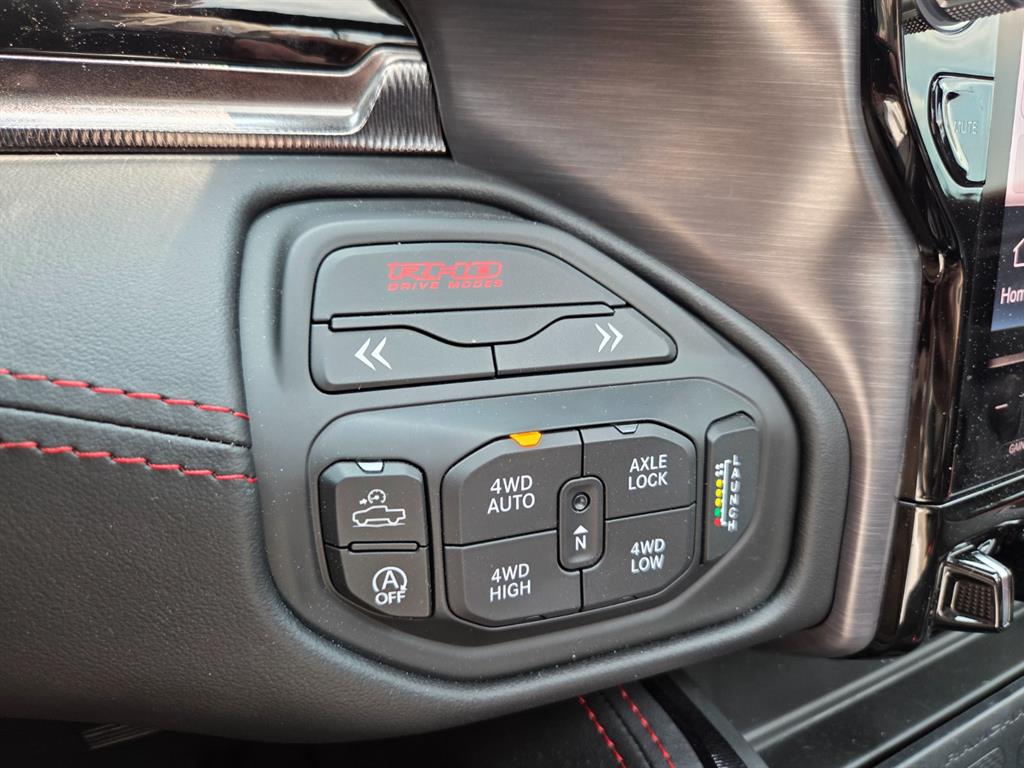 Dodge Ram Pick Up — photo 09