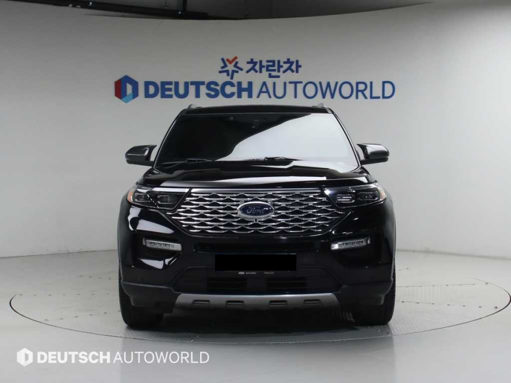 Ford Explorer — photo 01