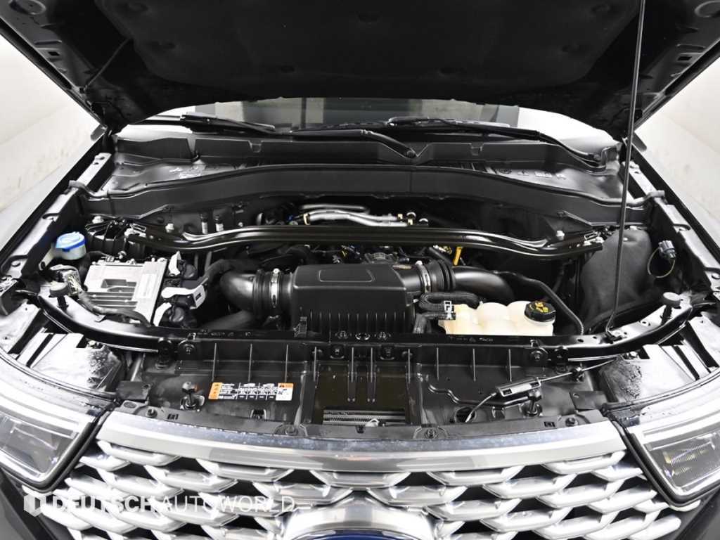 Ford Explorer — photo 05