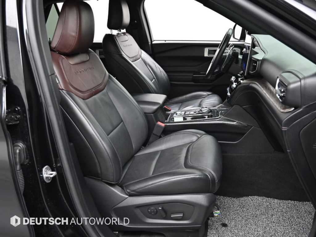 Ford Explorer — photo 09