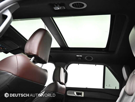 Ford Explorer — photo 13