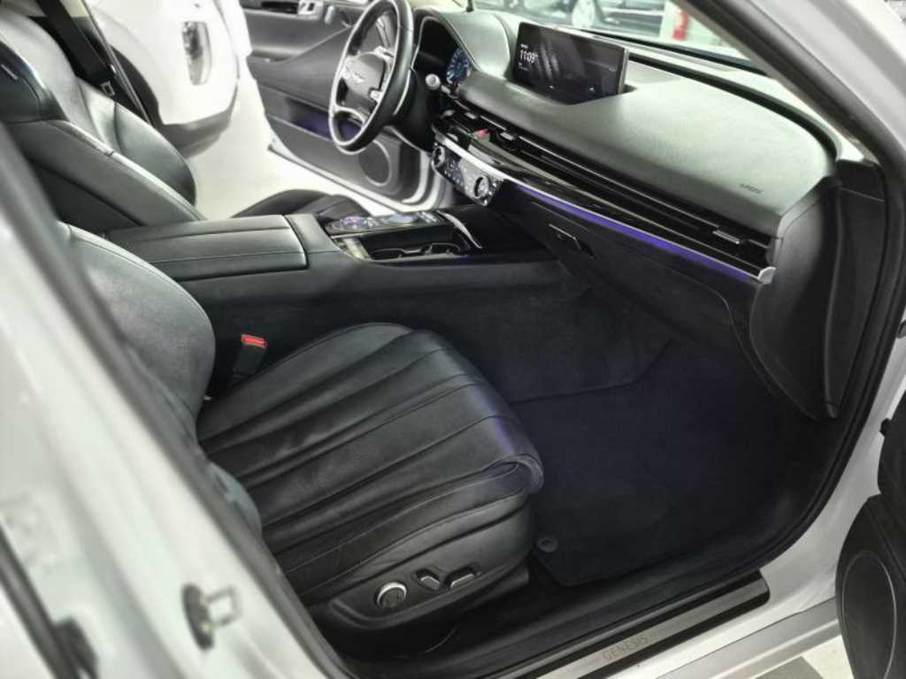 Genesis G80 — photo 10