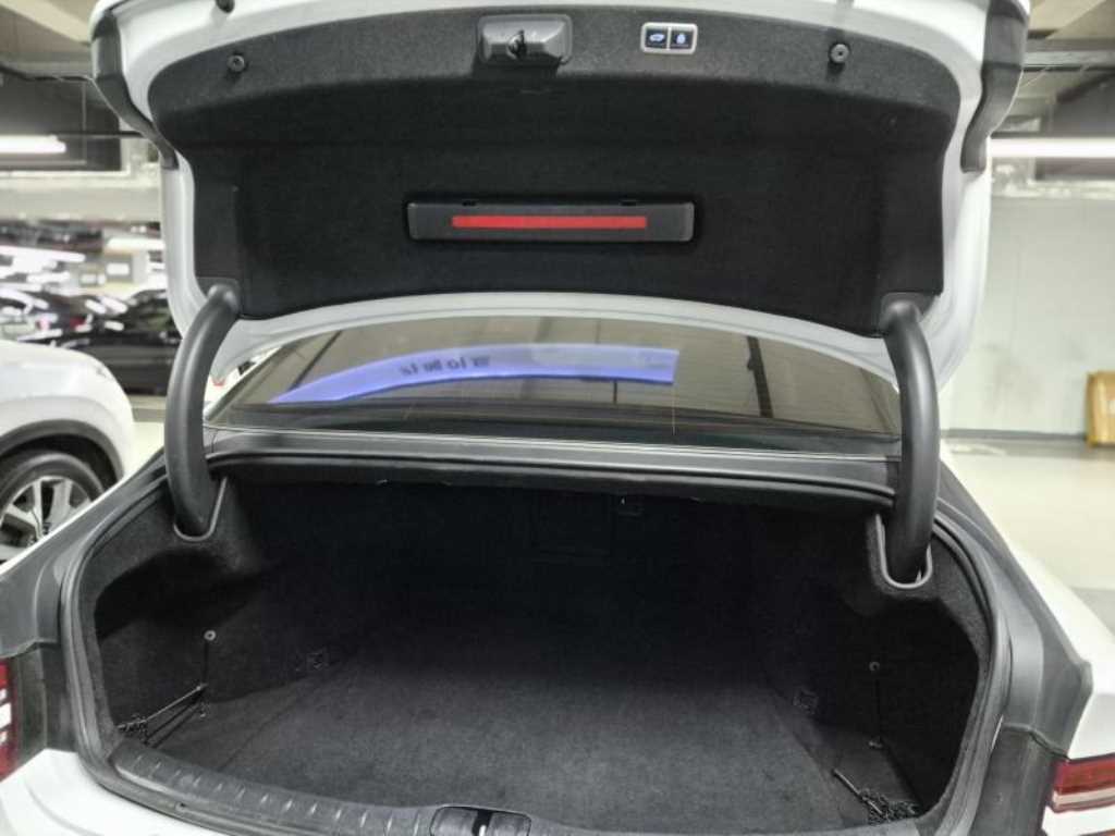 Genesis G80 — photo 20