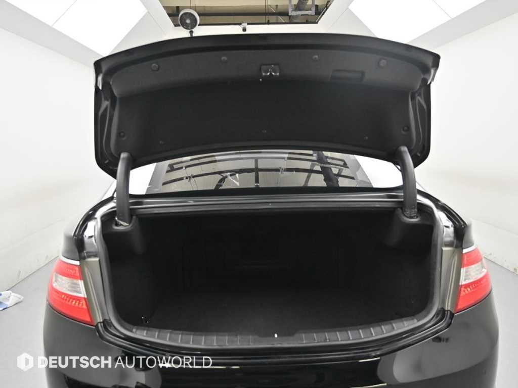 Hyundai Grandeur — photo 19