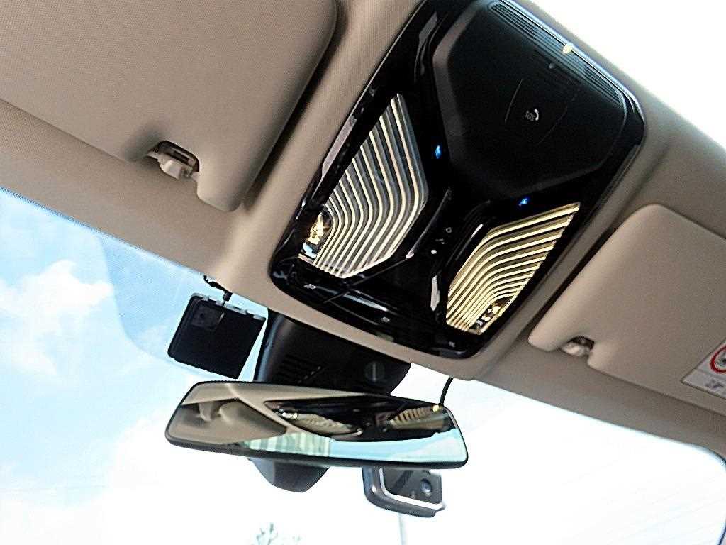 BMW 3-Series — photo 15