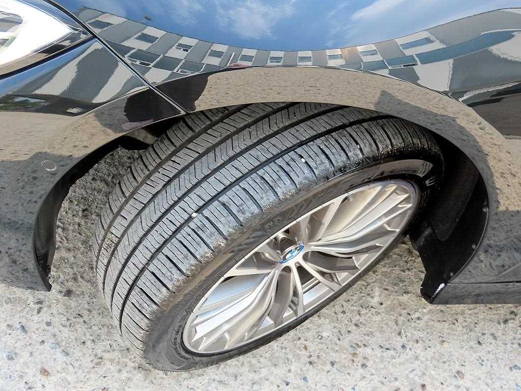 BMW 3-Series — photo 19