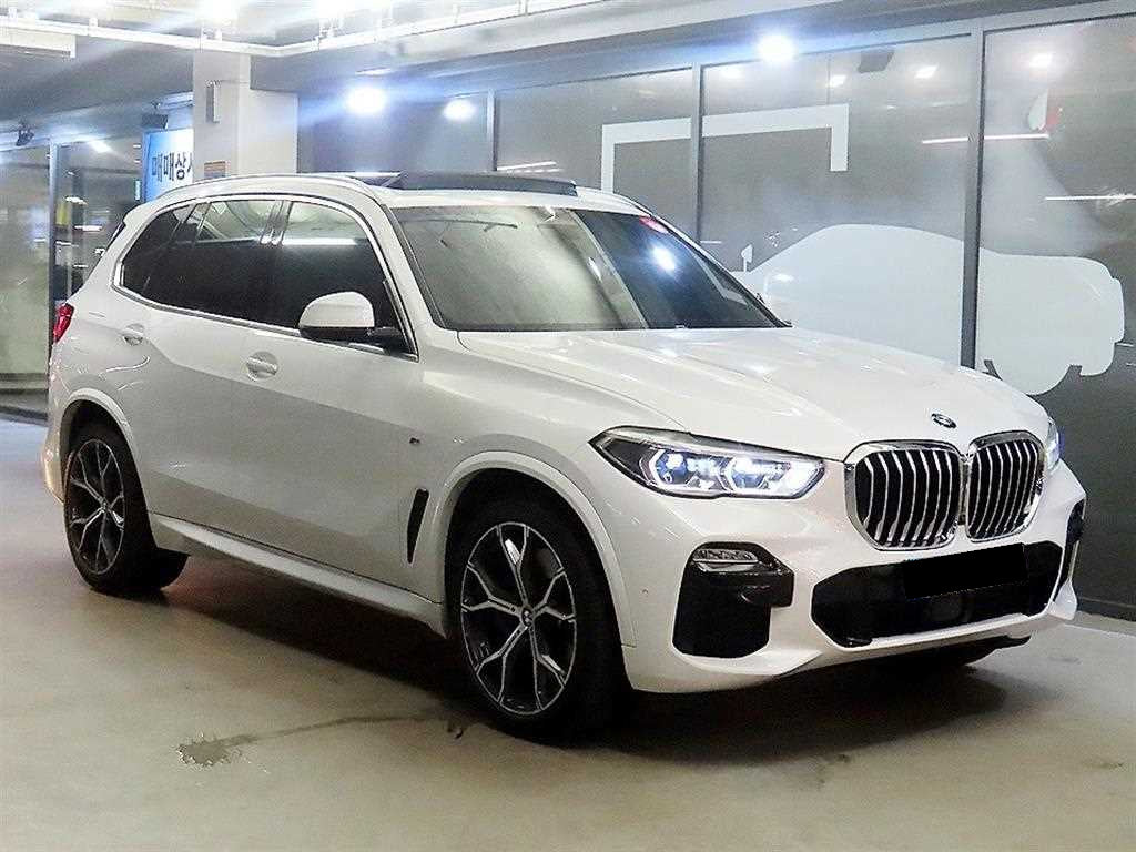 BMW X5 — photo 01