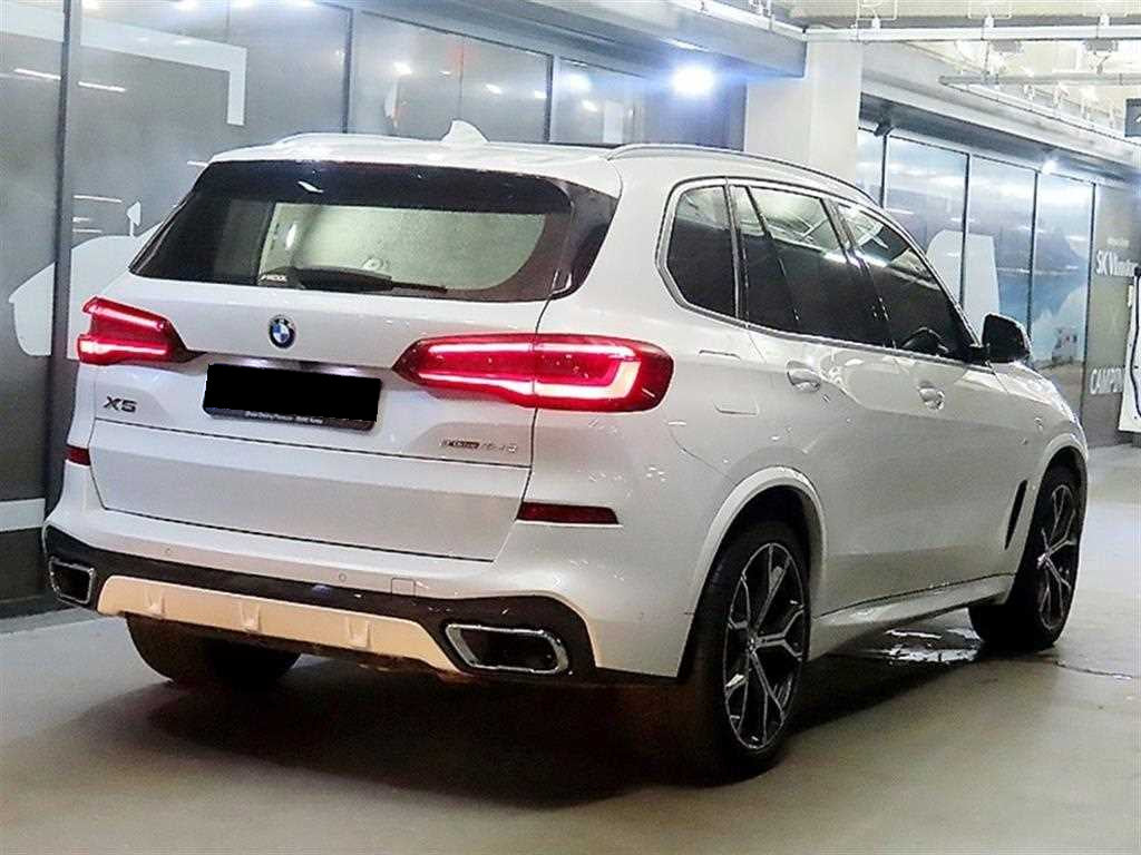 BMW X5 — photo 04