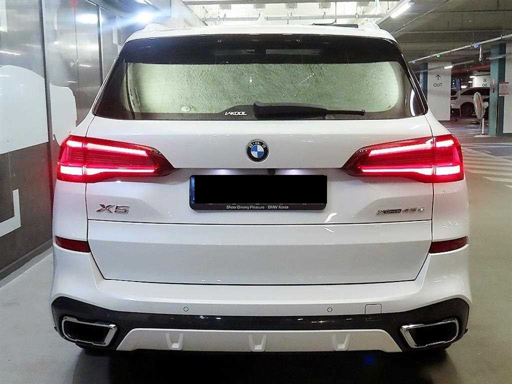 BMW X5 — photo 05