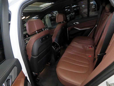 BMW X5 — photo 07