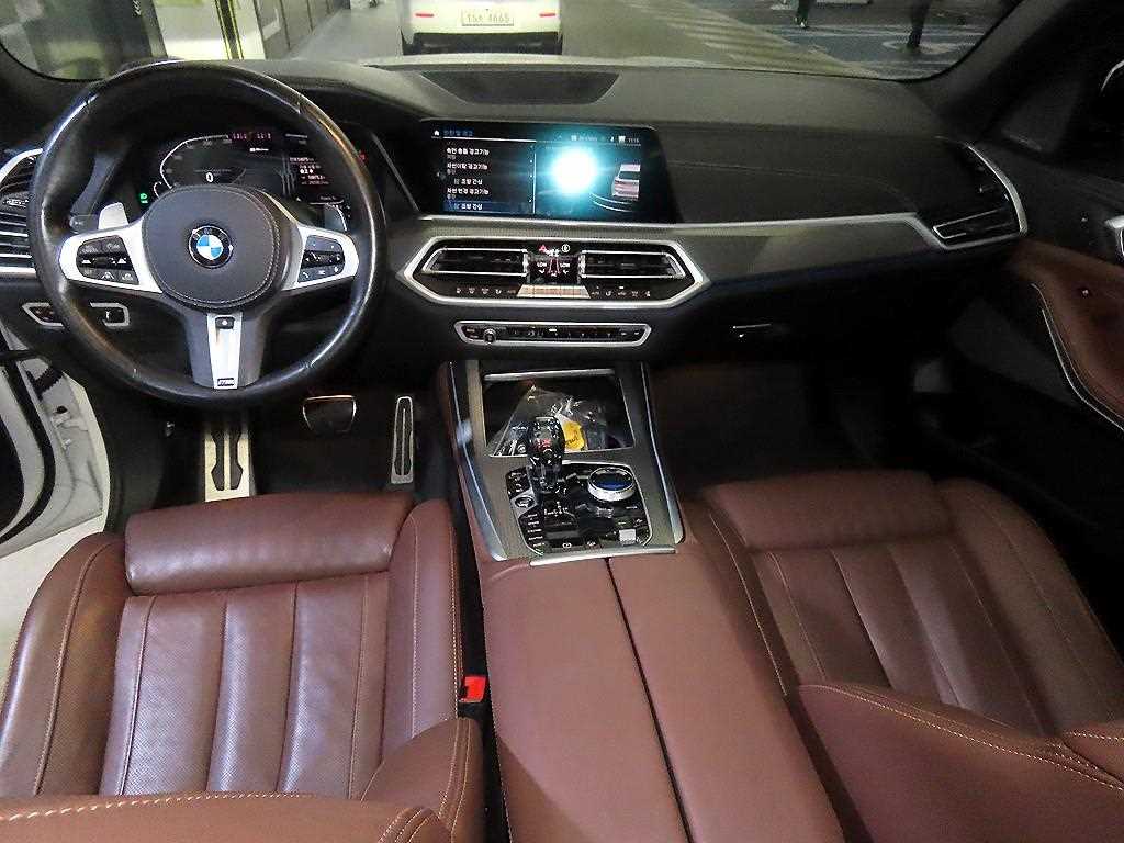 BMW X5 — photo 10