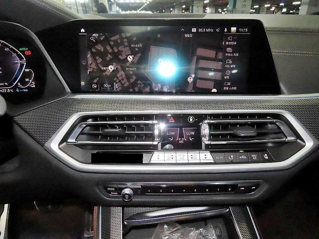 BMW X5 — photo 11
