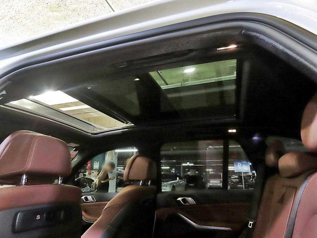 BMW X5 — photo 16