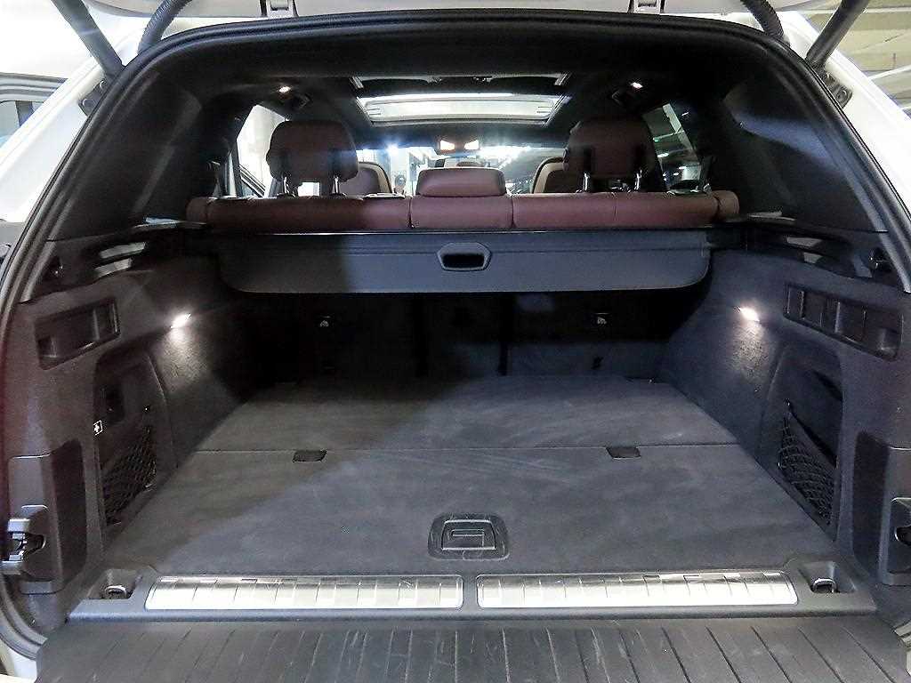 BMW X5 — photo 17