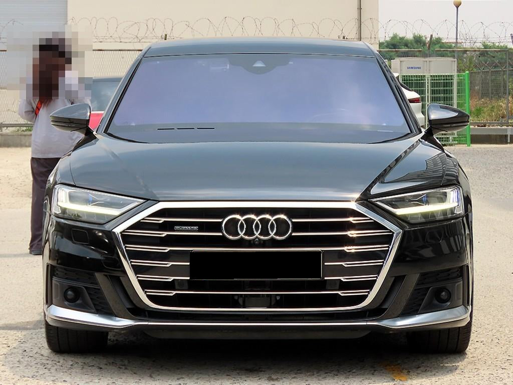 Audi A8 — photo 01