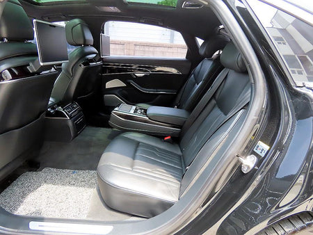 Audi A8 — photo 06