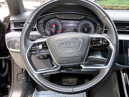 Audi A8 — photo 08