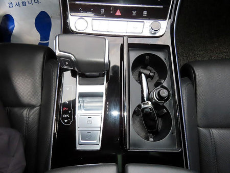 Audi A8 — photo 11
