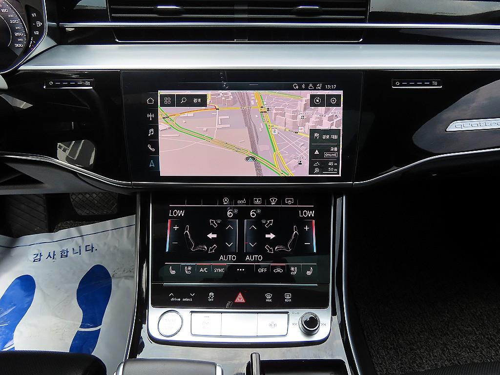 Audi A8 — photo 14