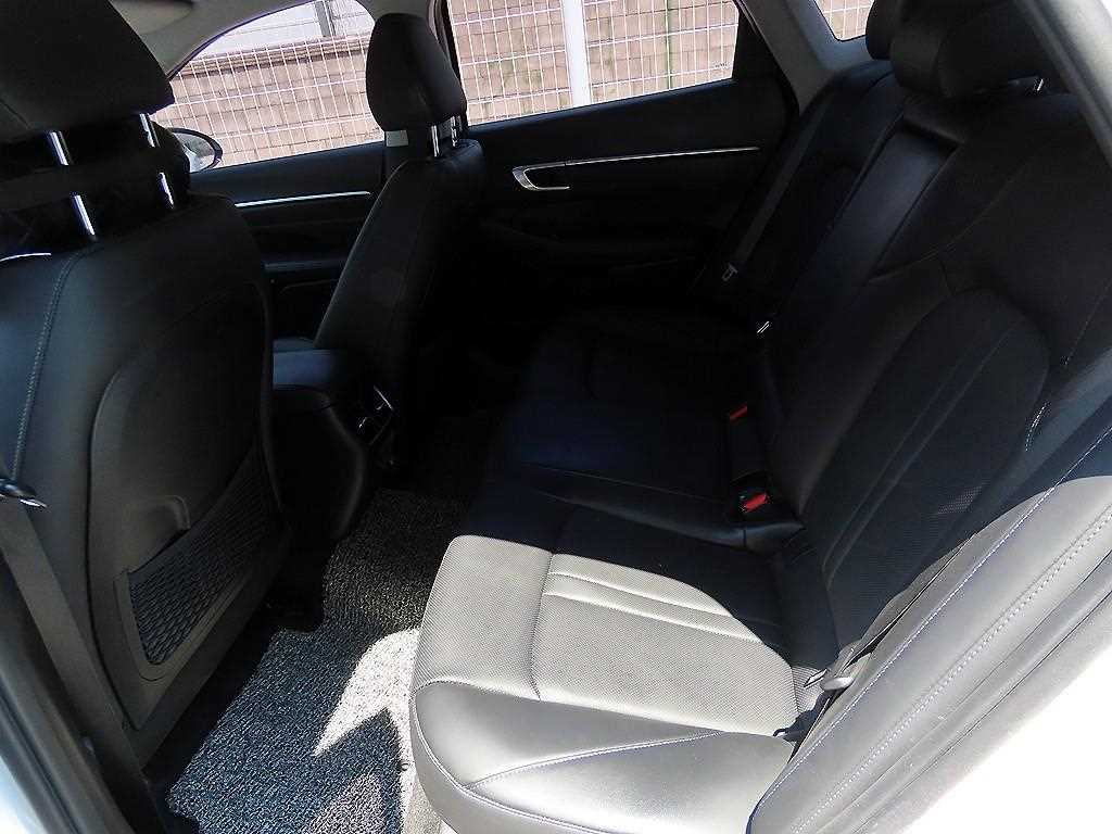 Hyundai Sonata — photo 06