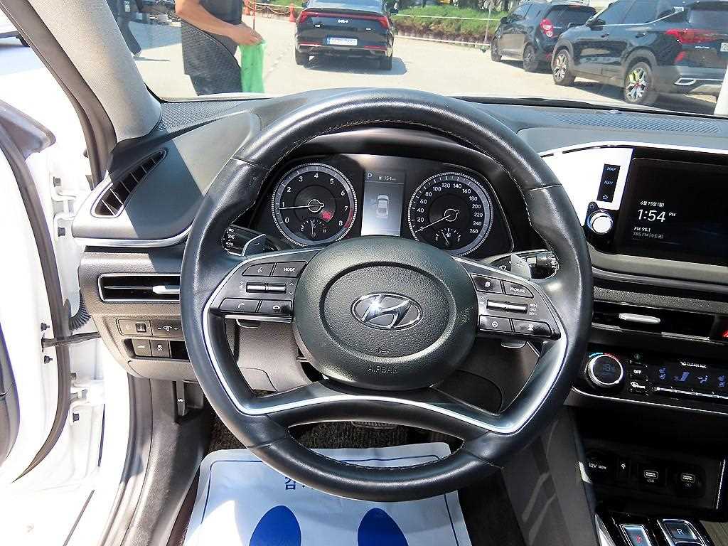 Hyundai Sonata — photo 08