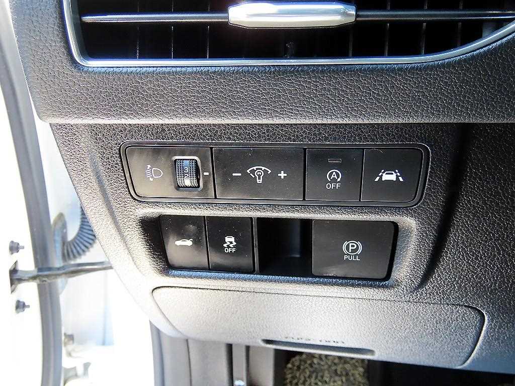 Hyundai Sonata — photo 12