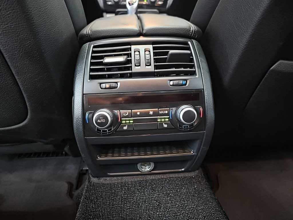 BMW 5-Series — photo 13