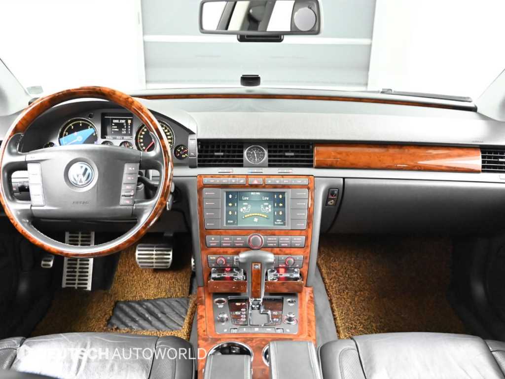 Volkswagen Phaeton — photo 07