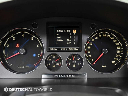 Volkswagen Phaeton — photo 08