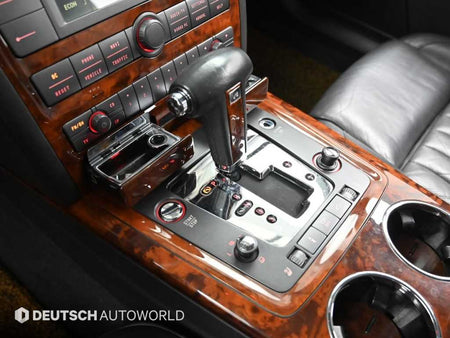 Volkswagen Phaeton — photo 09
