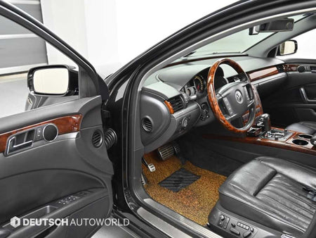Volkswagen Phaeton — photo 11