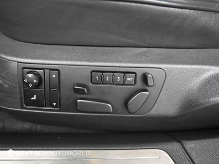 Volkswagen Phaeton — photo 17