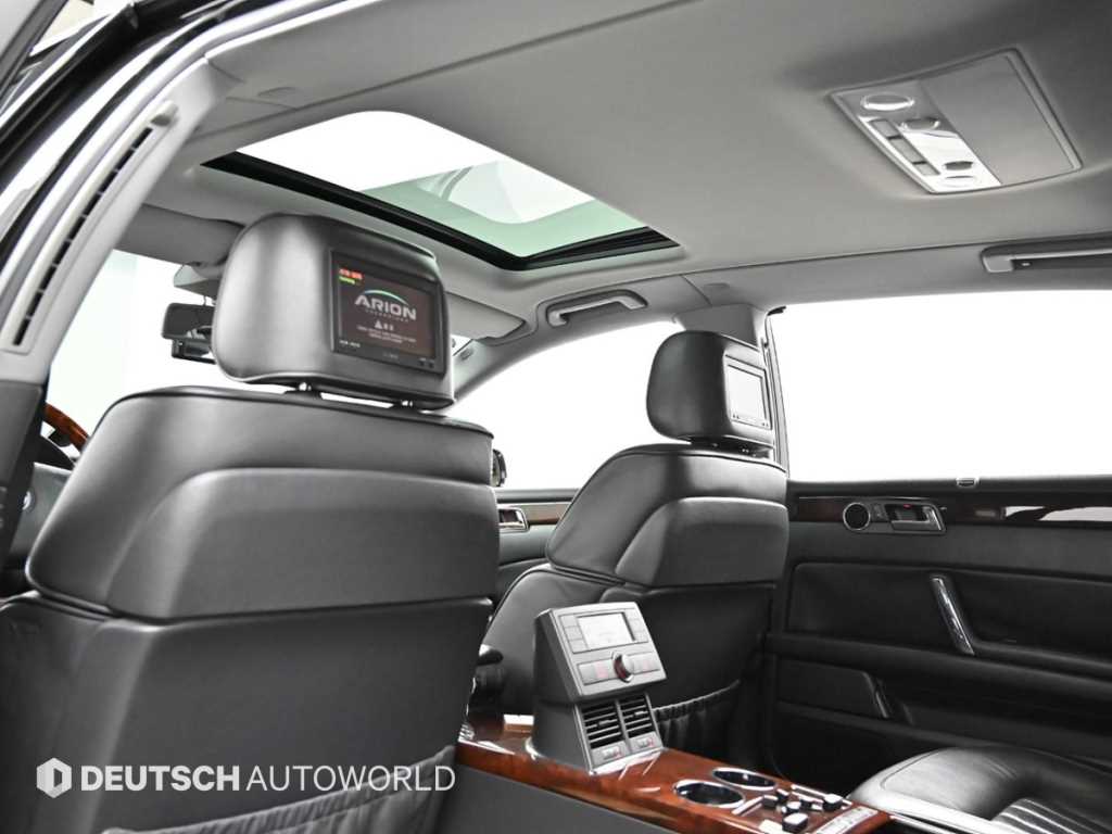 Volkswagen Phaeton — photo 18