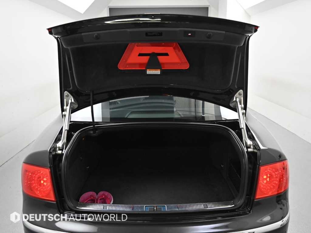 Volkswagen Phaeton — photo 19