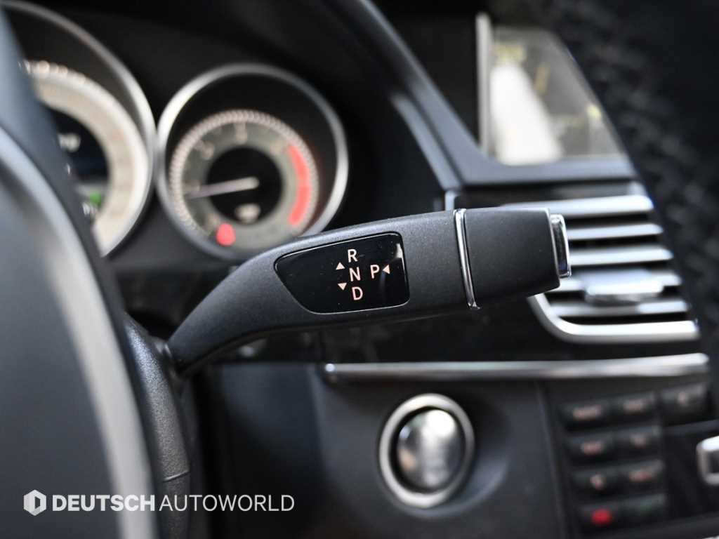 Mercedes-Benz E-Class — photo 09