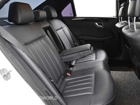 Mercedes-Benz E-Class — photo 12