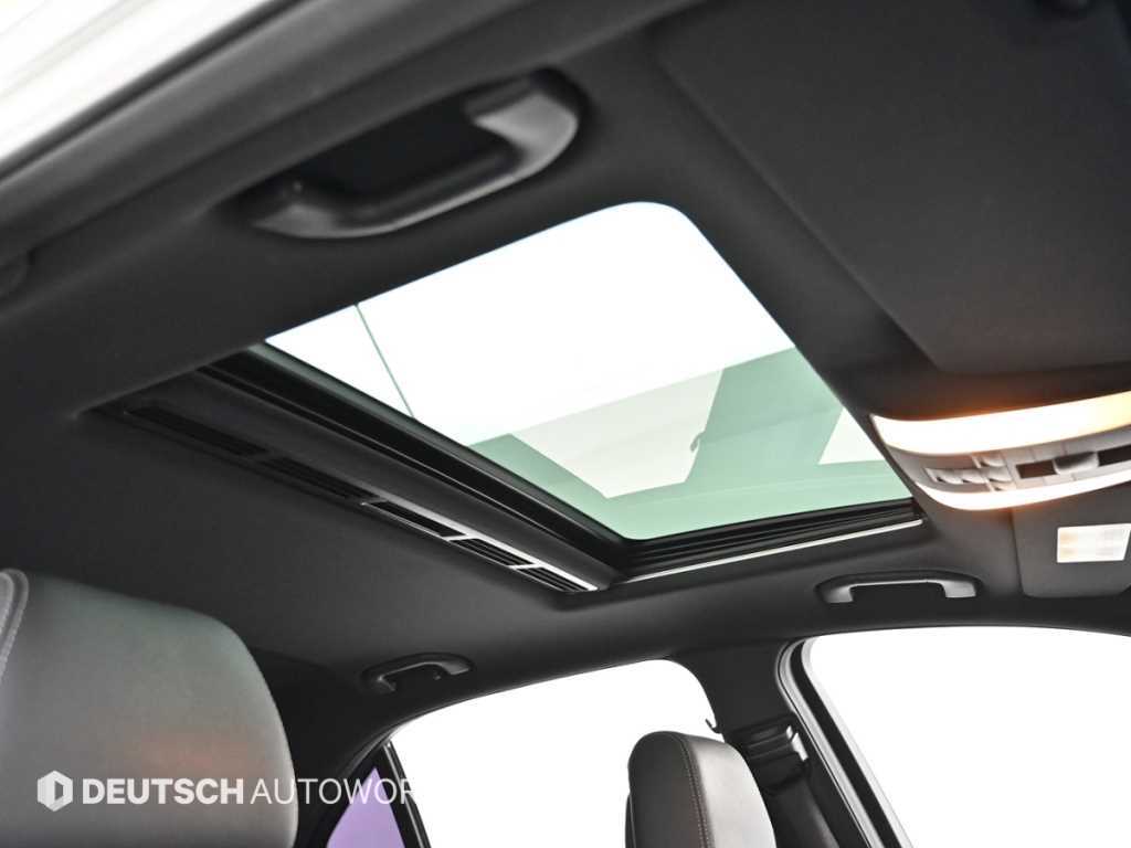 Mercedes-Benz E-Class — photo 18