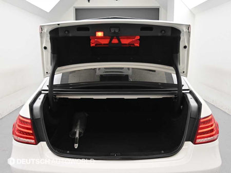 Mercedes-Benz E-Class — photo 19