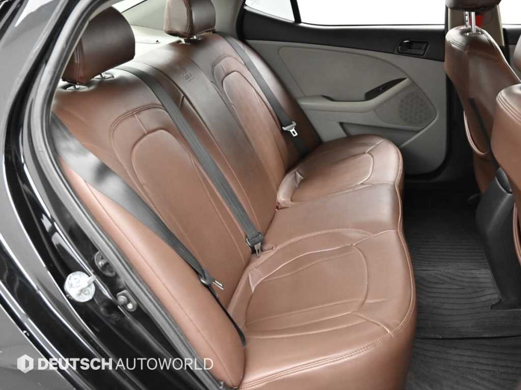 Kia K5 — photo 12