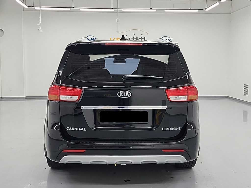 Kia Carnival — photo 03