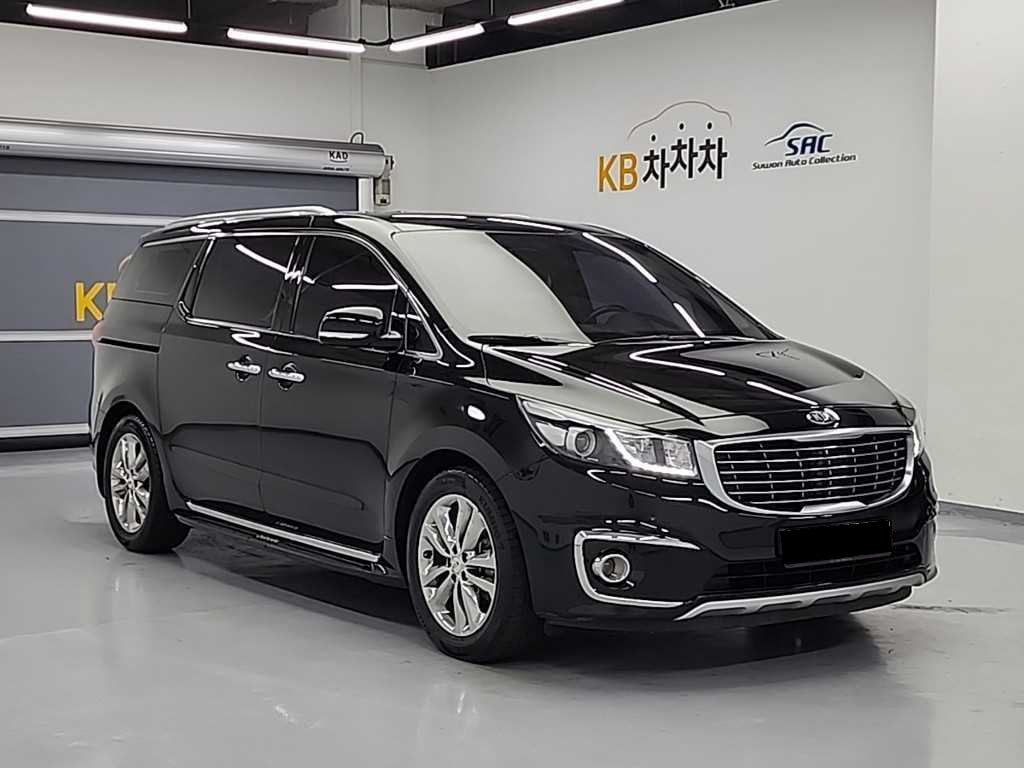 Kia Carnival — photo 04