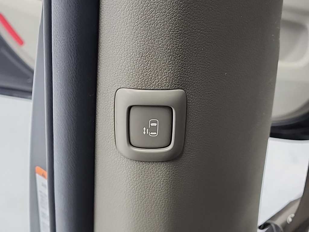 Kia Carnival — photo 13