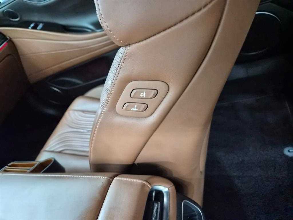 Genesis G80 — photo 08