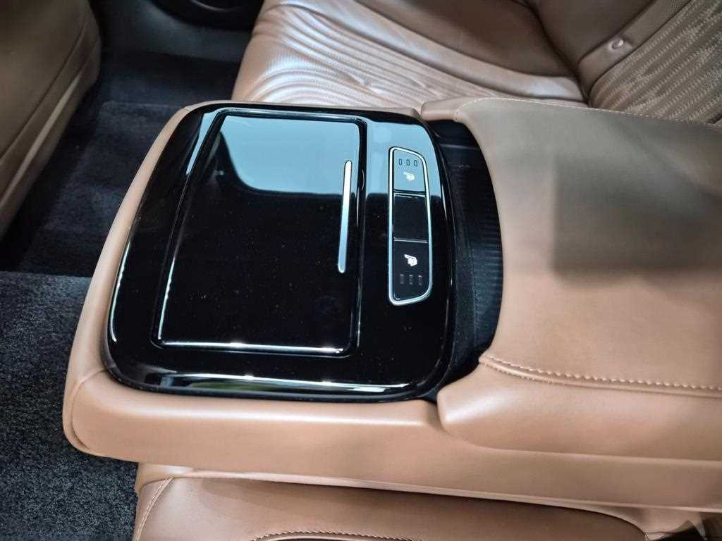 Genesis G80 — photo 09