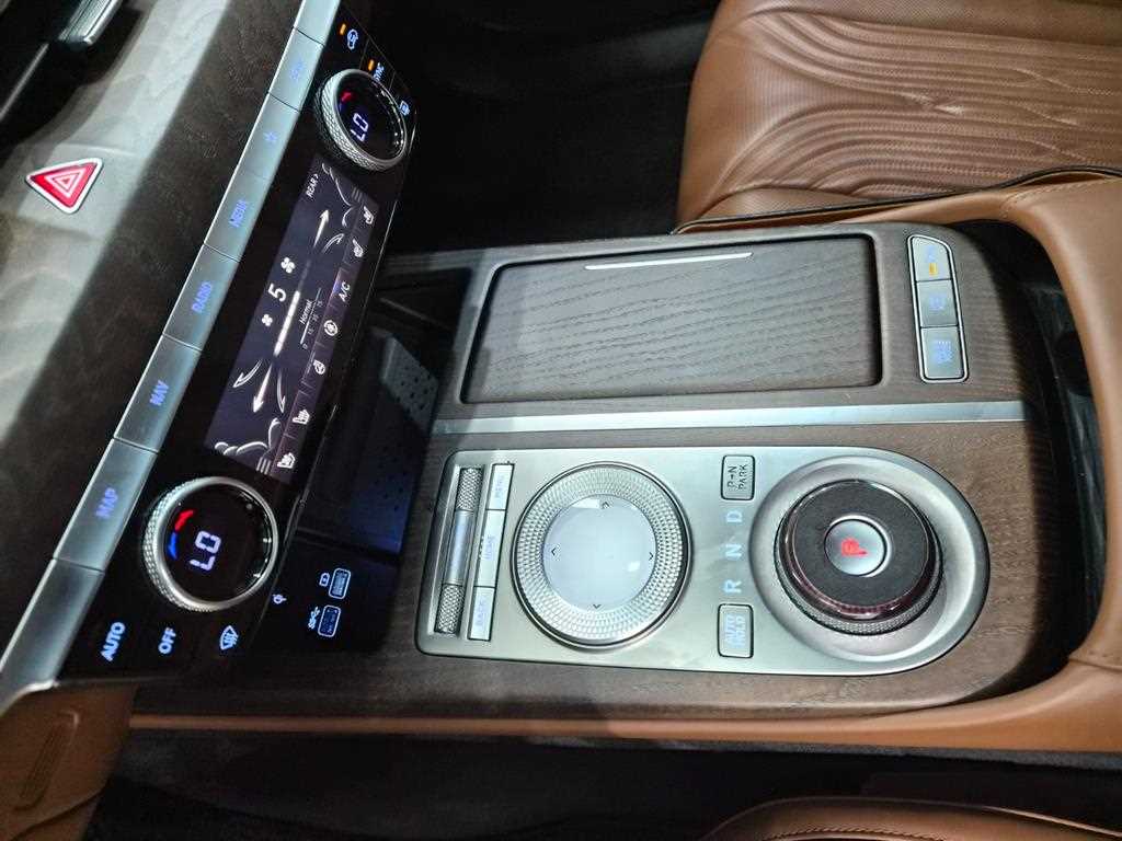 Genesis G80 — photo 13