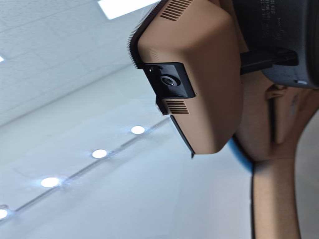 Genesis GV80 — photo 14
